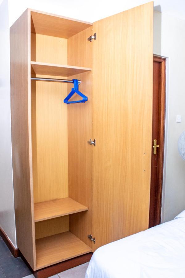 Kate Apartments, Studios-Mvuli Suites, ナイロビ エクステリア 写真